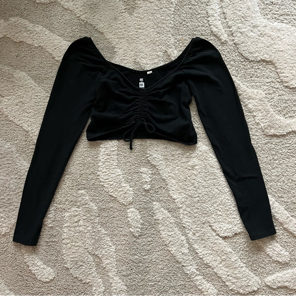 Tie long sleeve crop top